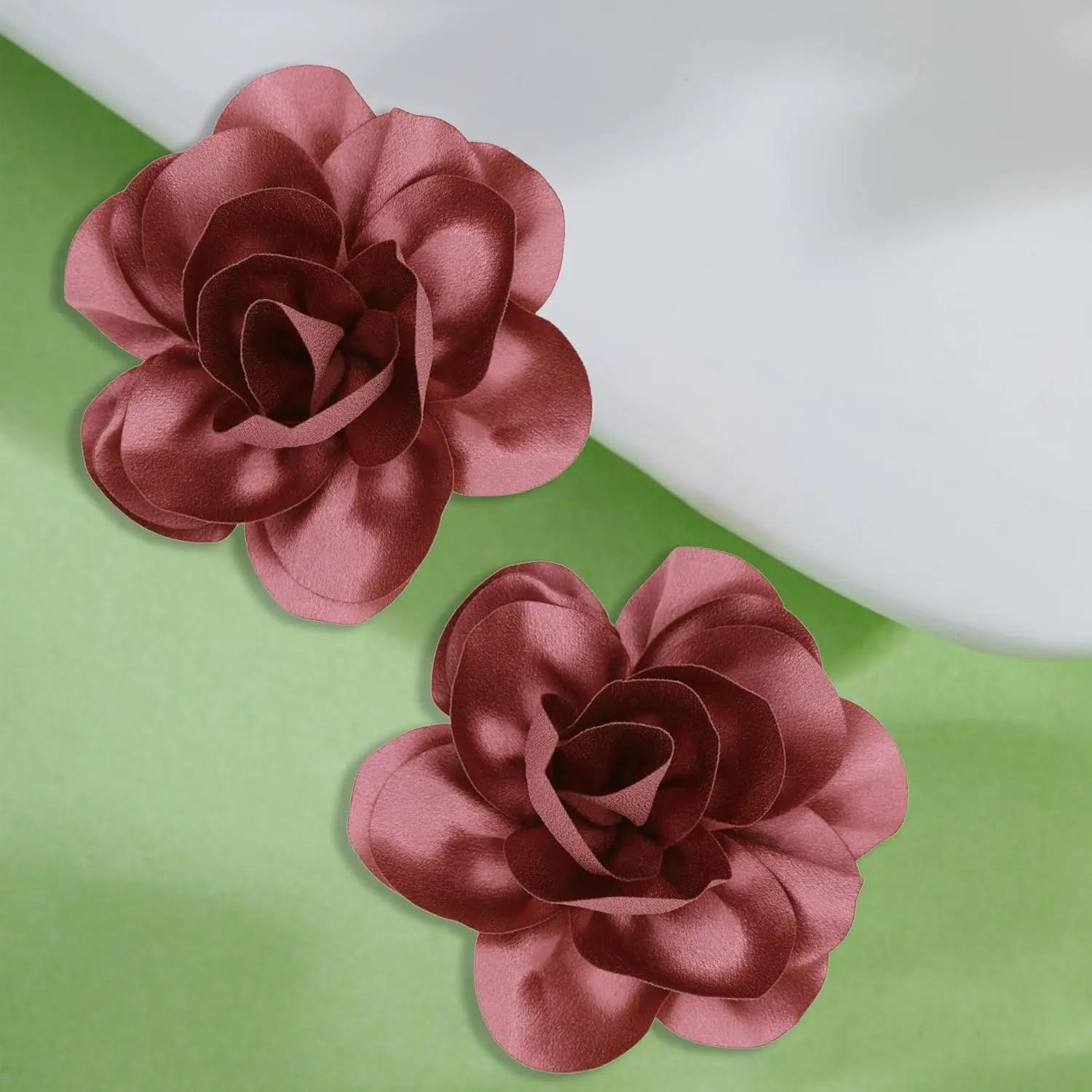 2Pcs 5in Dainty Satin Fabric Flower Brooch Extra Large Rose Camellia Flower Brooches Lapel Pins for Women Wedding Party Dance Banquet Clothes Jewelry Accessories