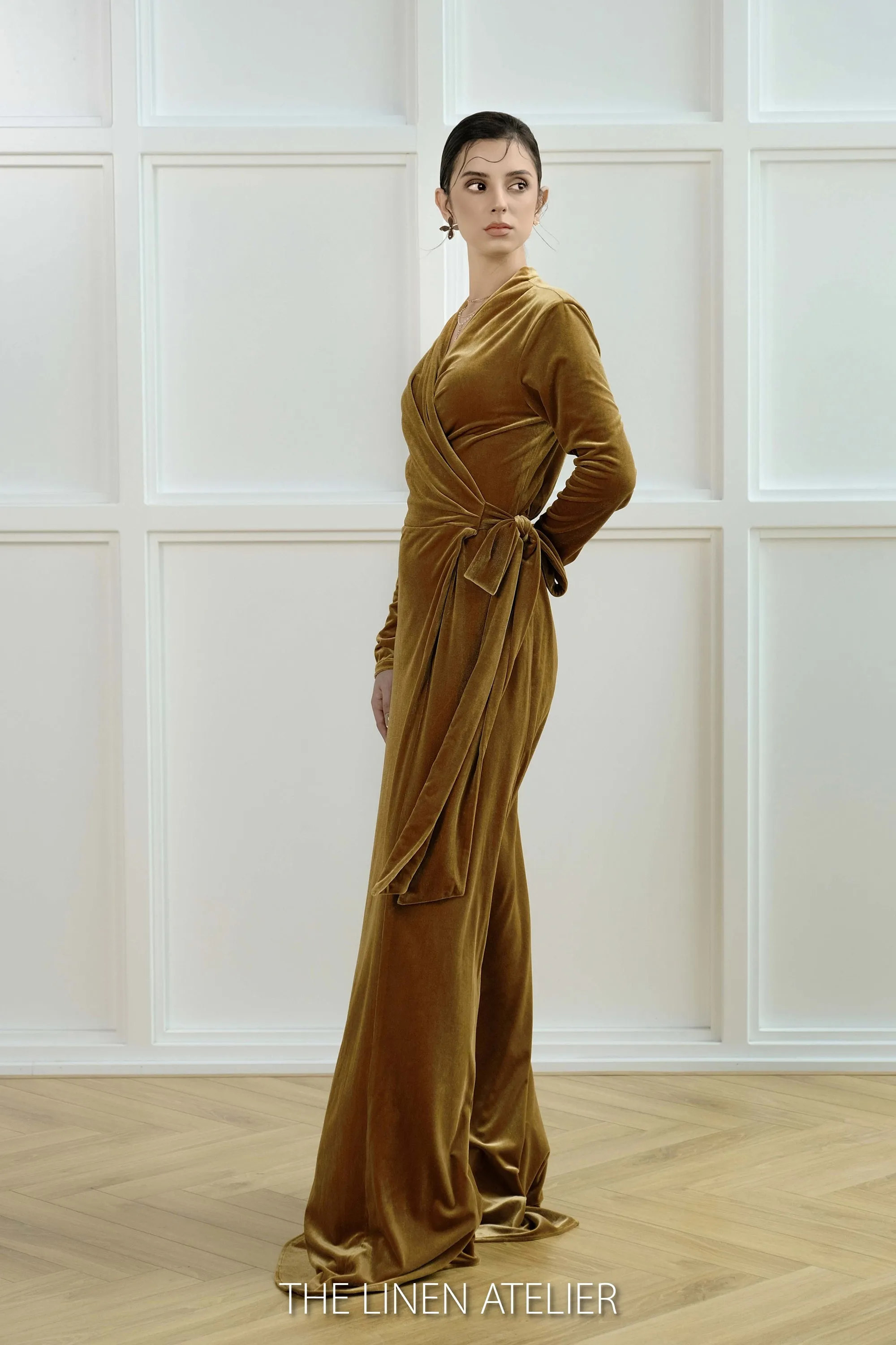 JACQUELINE Long Sleeve Velvet Gown